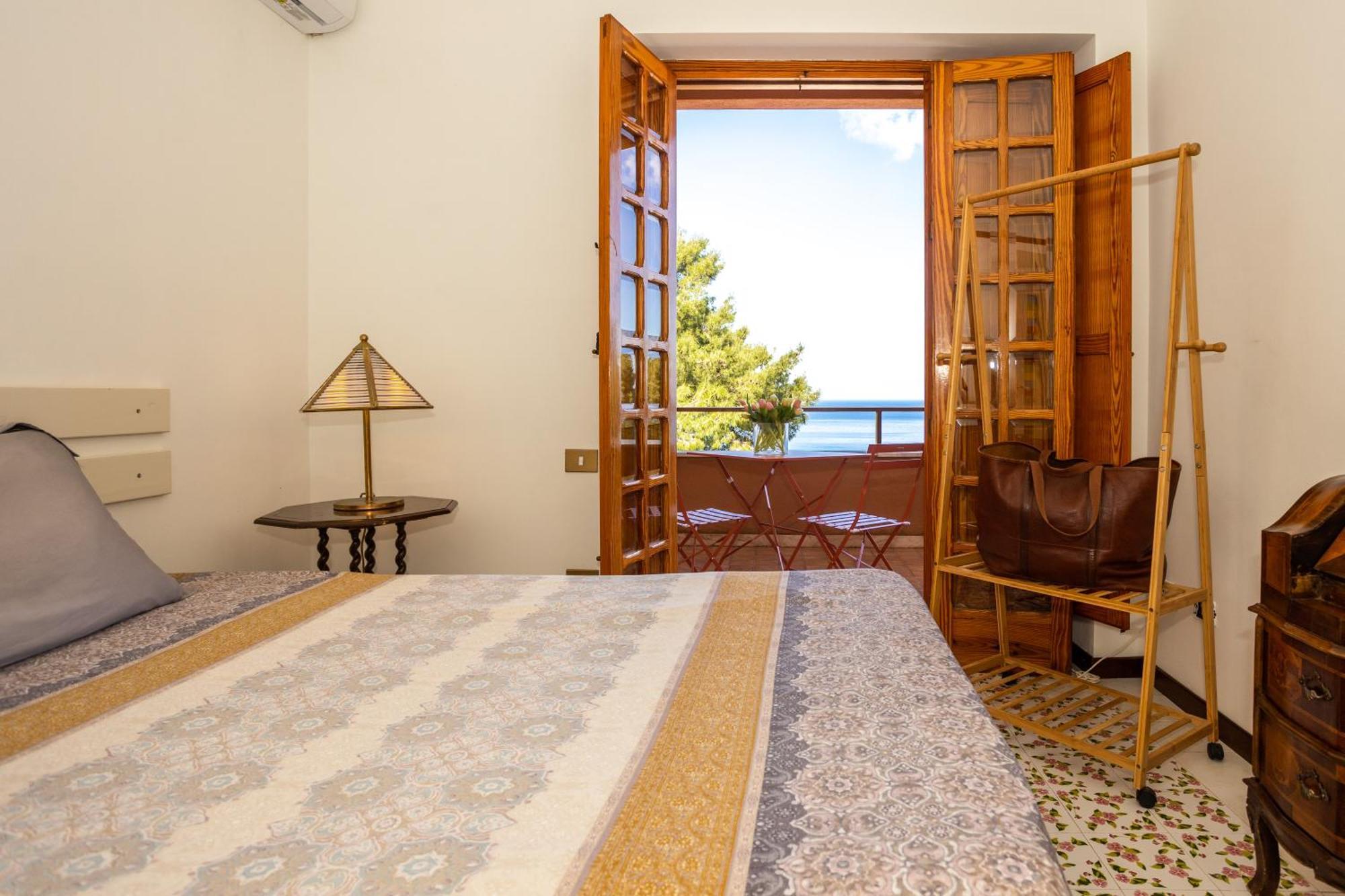 Villa Nel Verde Sul Mare, Mondello, Palermo Exteriör bild